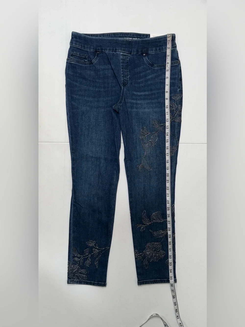 Chico’s Women’s Blue Embroidered Pull On Stretch Comfort Ankle Denim Jeggings 4R